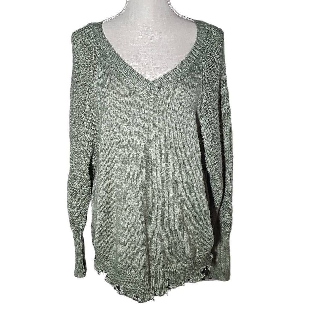 Rue 21 Sweater. Longsleeve. Fashion Design Distressed Hem.